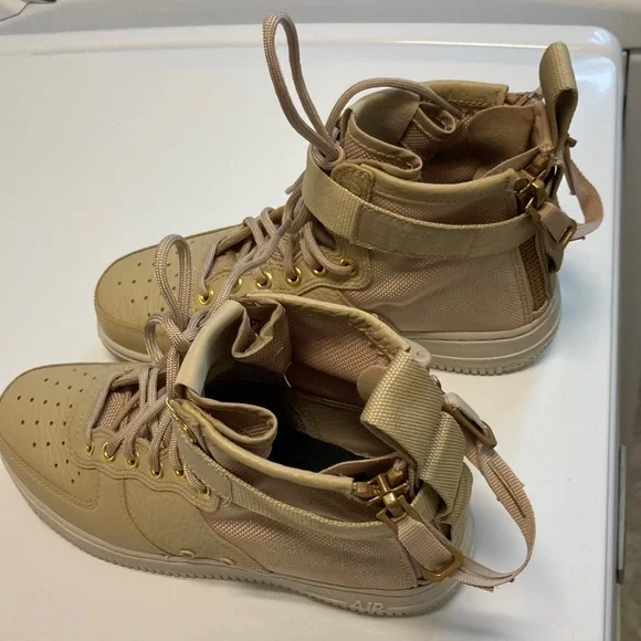 Nike Tan Gold Ankle Booties with Suede Finish - Picture 2 of 6